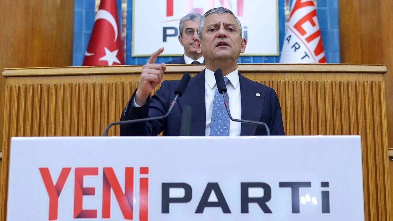 Özgür Özel'den milletvekillerine uyarı