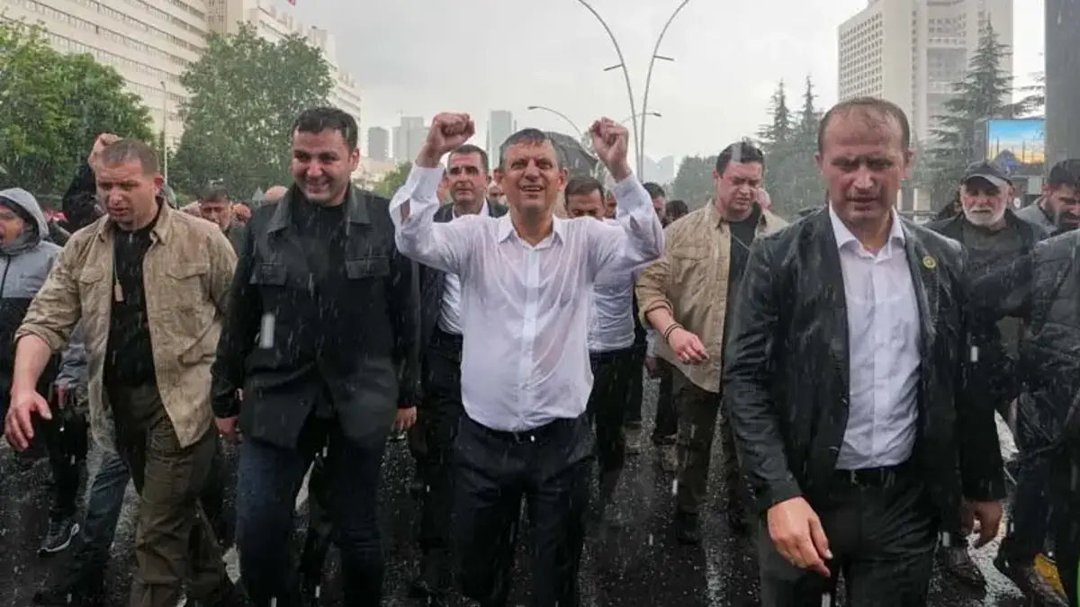 Özgür Özel'in B planı: Hazırlıkları süren yeni partinin kodları ne?