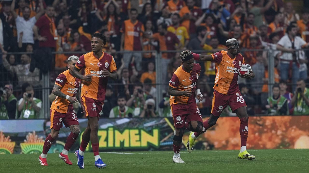 Milli iki yıldız, Galatasaray yolunda: 'Oynamak istiyorum'