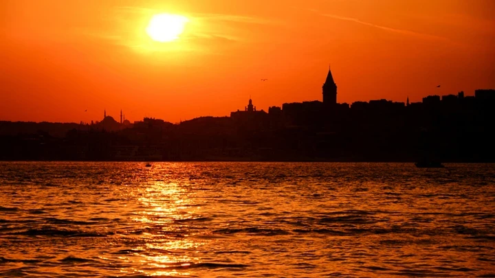 Meteoroloji'den sıcak hava ve kuvvetli rüzgar uyarısı | Bu üç güne dikkat! Türkiye kavrulacak