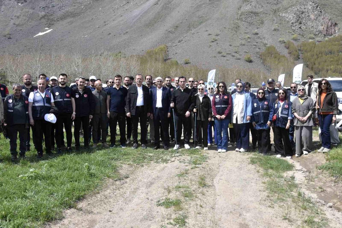 Dünya Çevre Günü'nde Nemrut için temizlik seferberliği