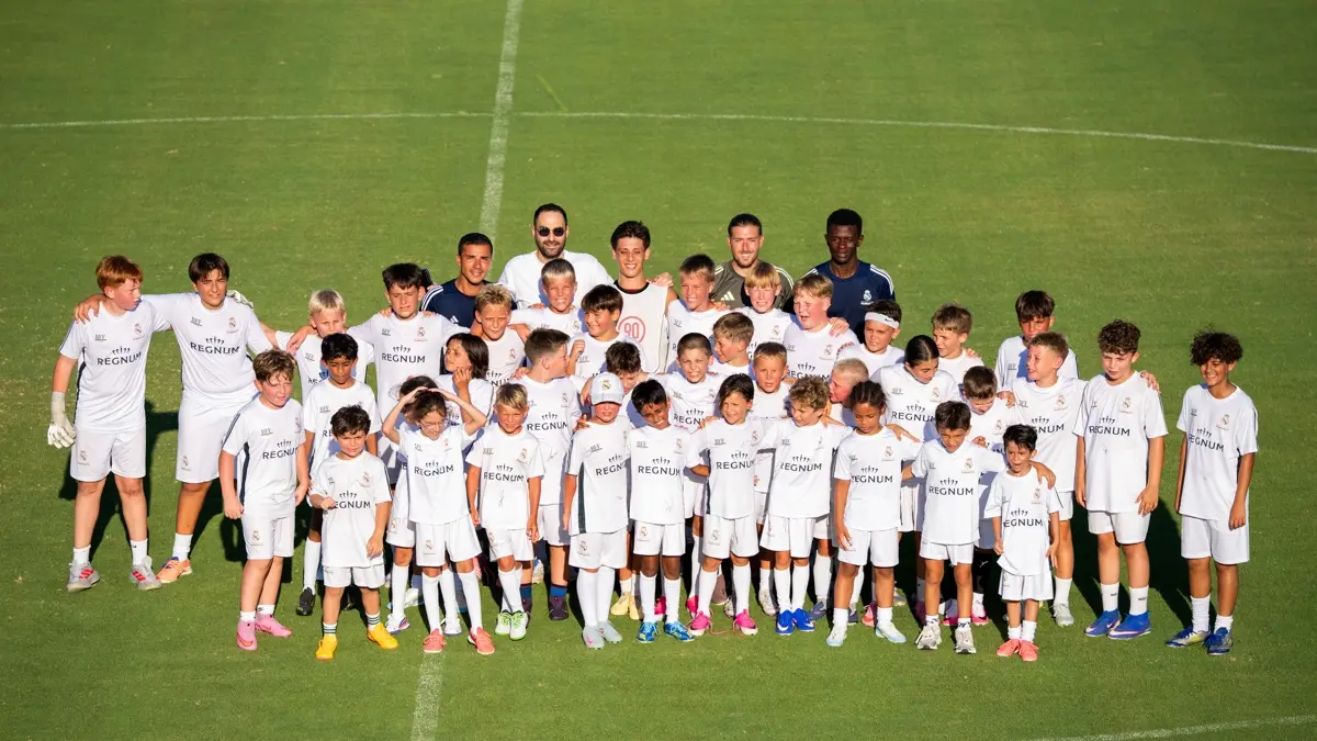 Arda Güler, Antalya'da çocuklarla antrenmanda yaptı