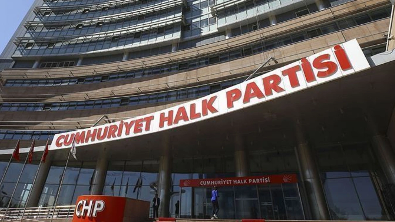 Kılıçdaroğlu heyetinden bir hamle daha: CHP Gençlik Kolları'nın Facebook hesabına el konuldu