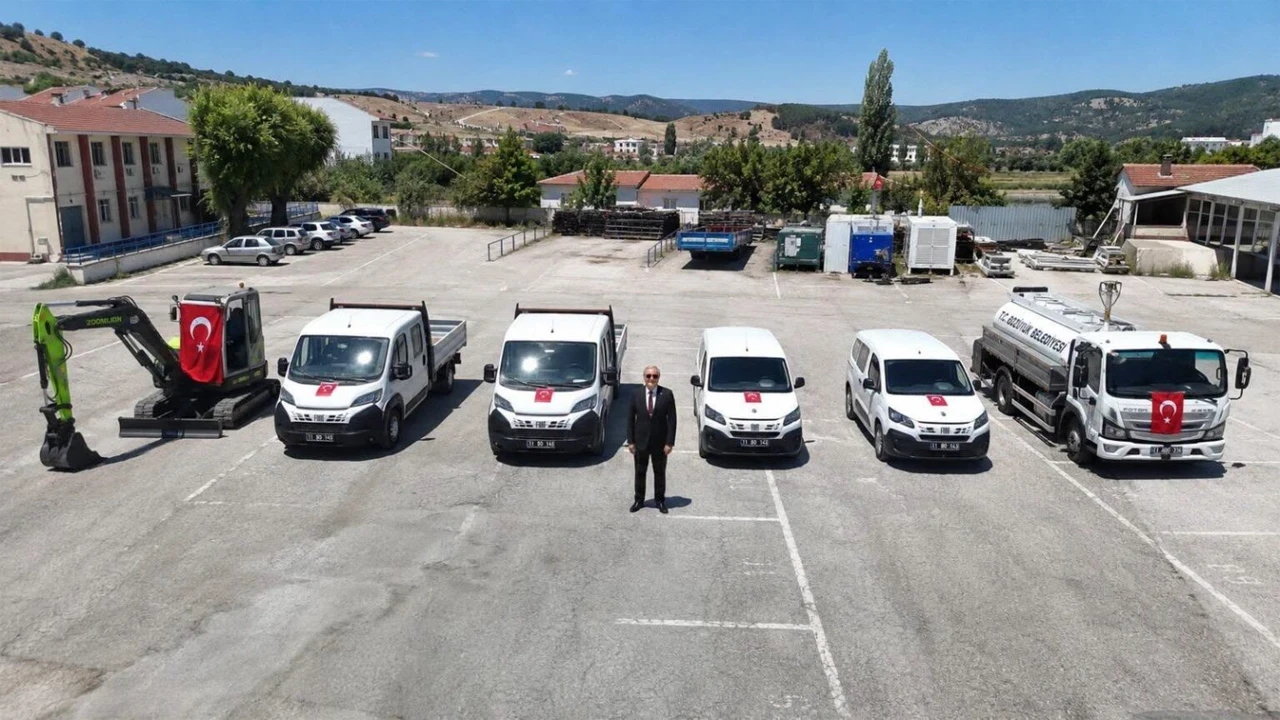 Bozüyük Belediyesi araç ve makine parkı güçleniyor