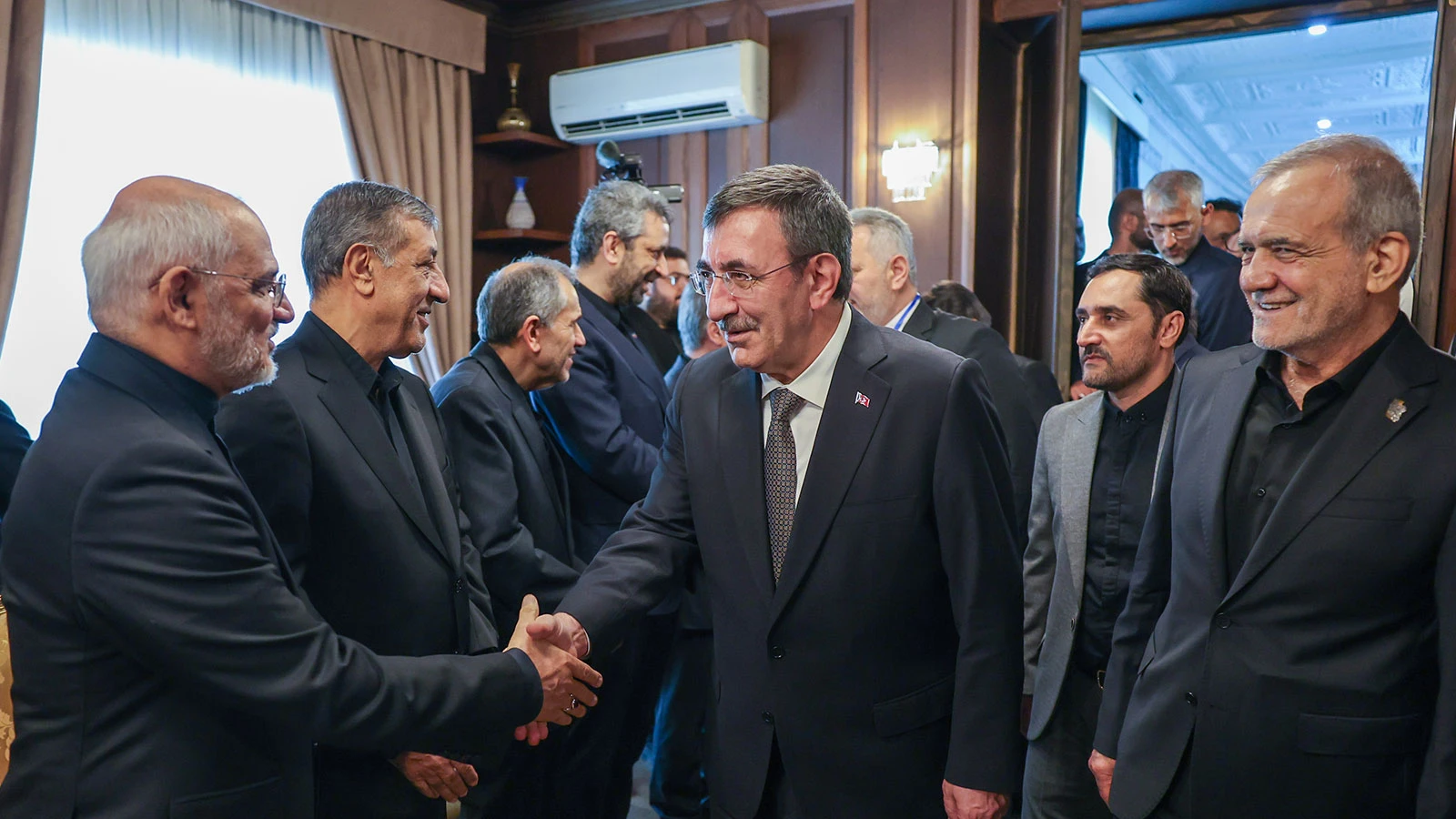 Cumhurbaşkanı Yardımcısı Yılmaz, İran Cumhurbaşkanı Pezeşkiyan ile Tahran’da bir araya geldi