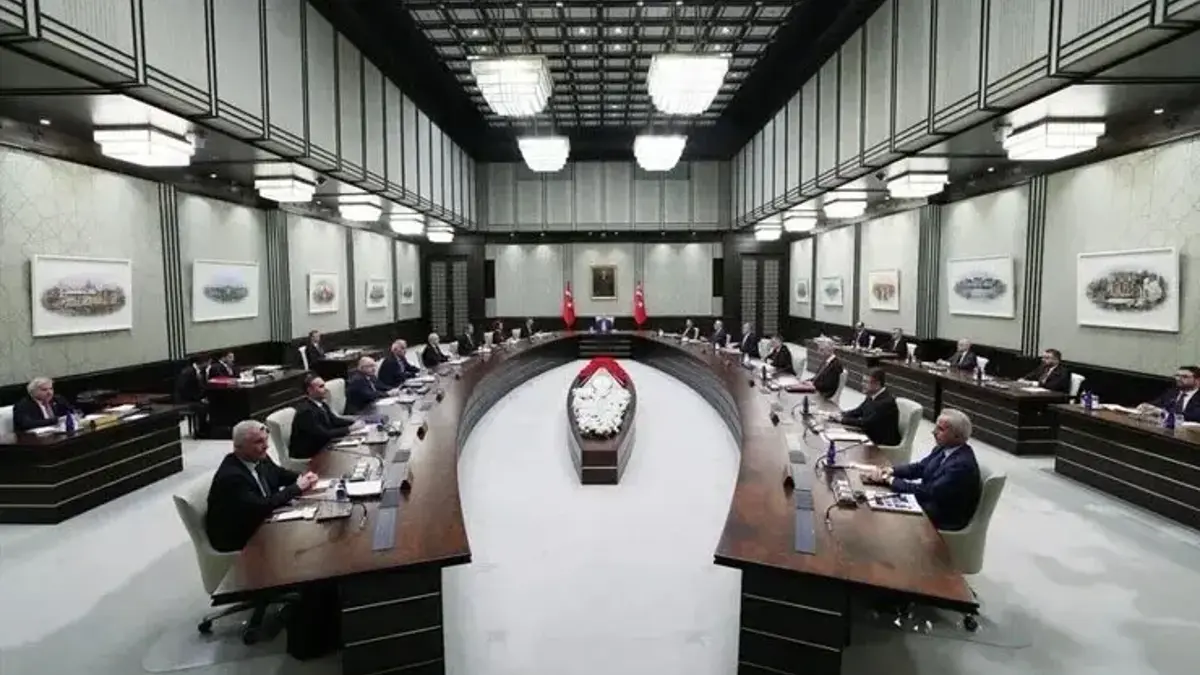 Kabine üyelerinden NATO Zirvesi paylaşımları