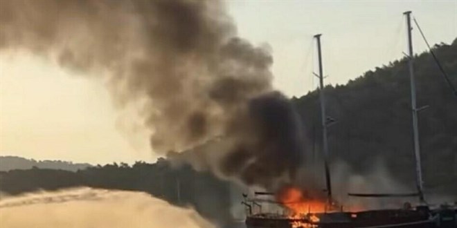 Göcek'te tekne yangını