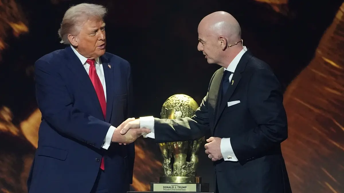 Trump kupada yok UFC'de var