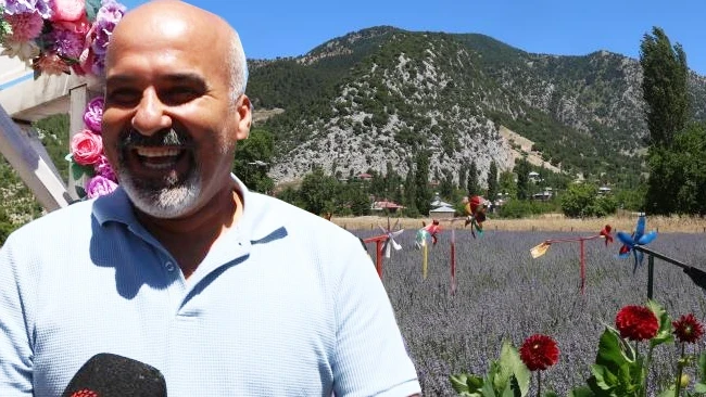 Termometreler 40 dereceyi gösterdi: Adana sıcağında böyle serinliyorlar! 'İnsan sıcağı unutuyor'