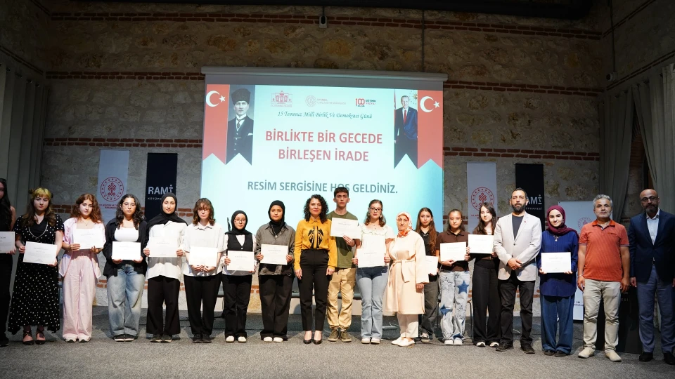 İstanbul Rami Kütüphanesi'nde 15 Temmuz Resim Sergisi Açıldı