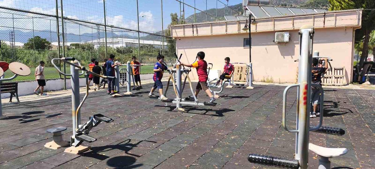 Hafızlık öğrencileri yeşil sahada moral depoladı