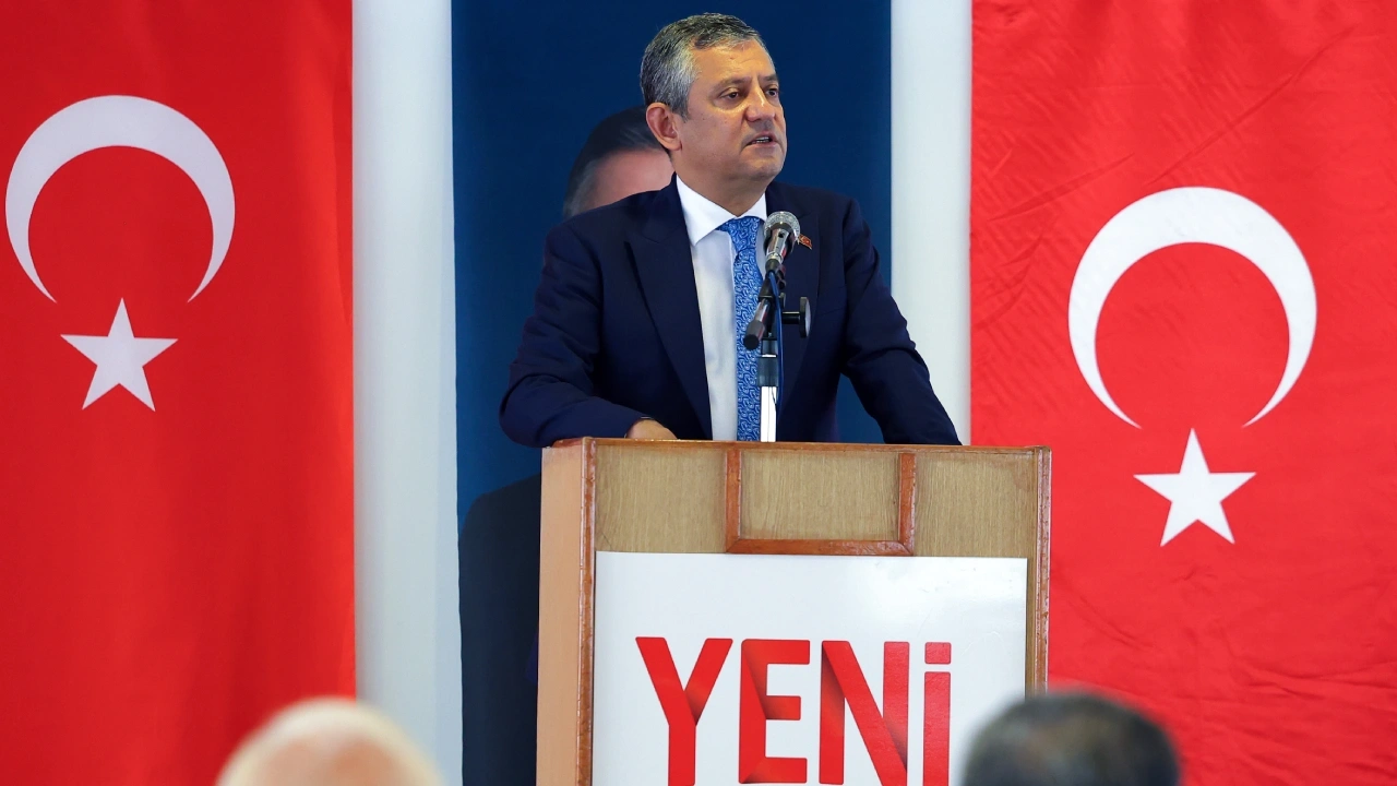 Son Dakika | Özgür Özel YENİ Parti rozetiyle ilk kez Halk TV canlı yayınında: Çarpıcı açıklamalar