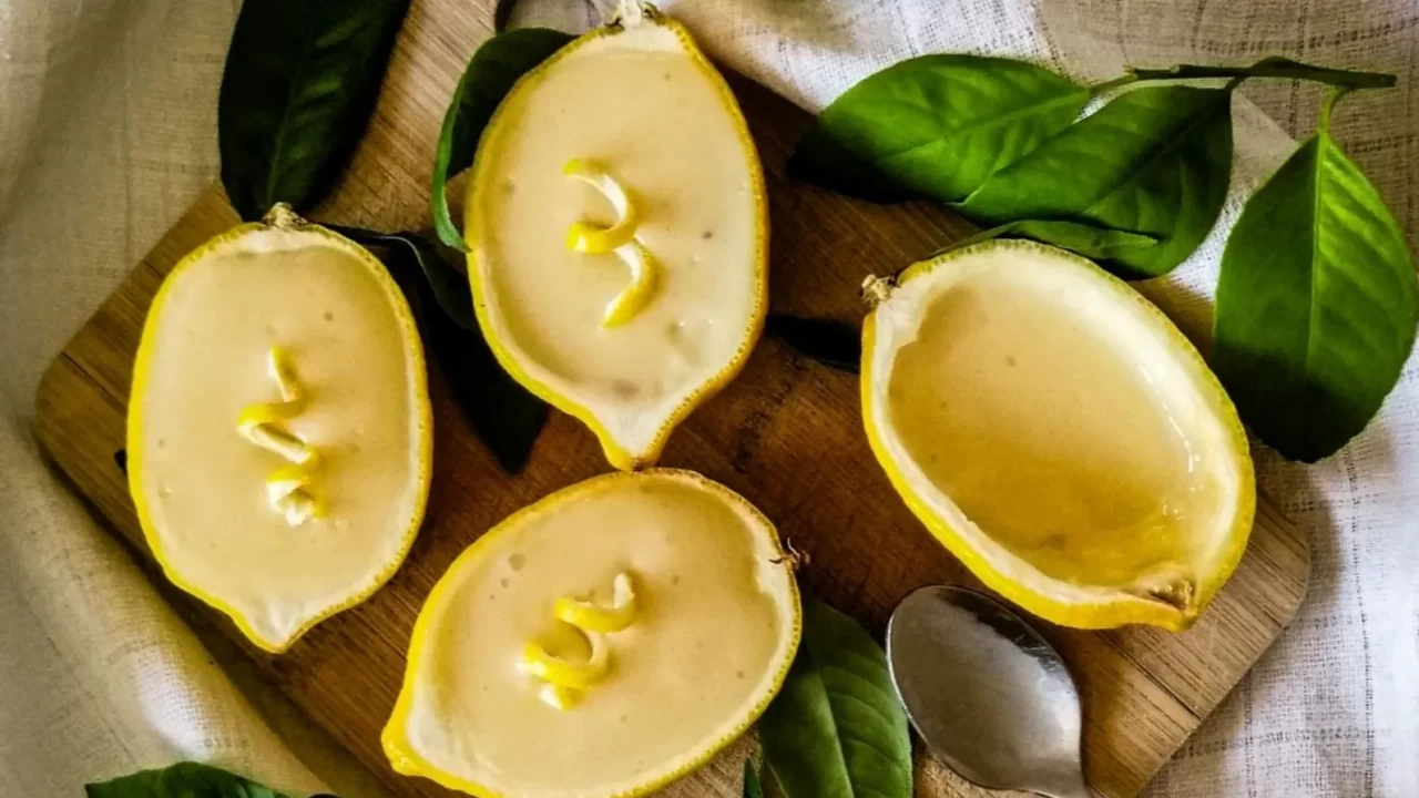 Sosyal medyayı kasıp kavuran 3 malzemeli mucize: Lemon Posset tarifi!