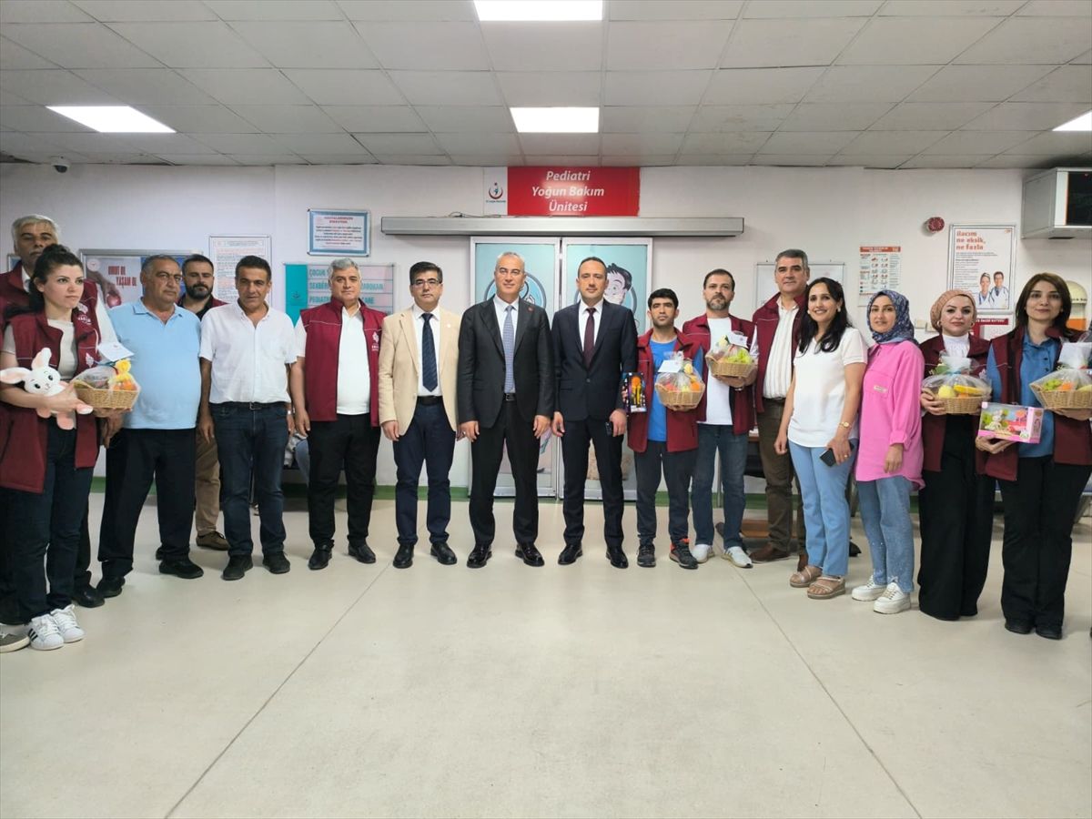Diyarbakır'da hastalara meyve ikram edildi