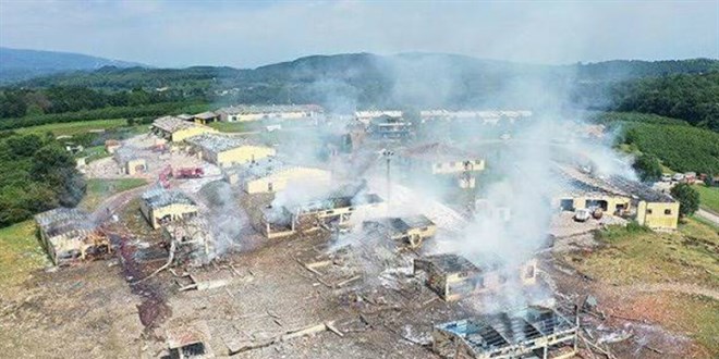 Niğde'de havai fişek fabrikasında patlama: Yaralılar var