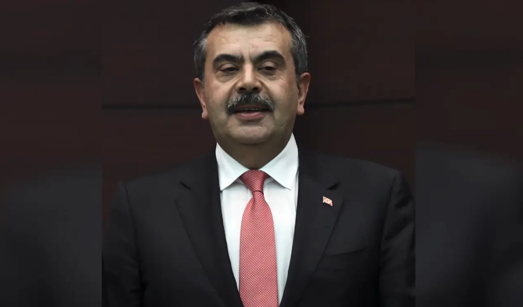 Yusuf Tekin'den yeni adım: Vahdettin’in İngiliz gemisiyle ayrılışını kaldırdı