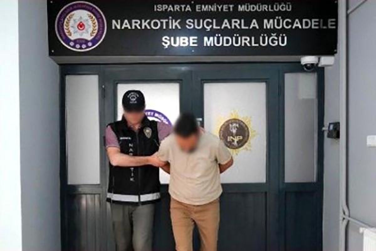 Isparta'da uyuşturucu ticareti suçundan 10 yıl hapis cezasıyla aranan şahıs yakalandı