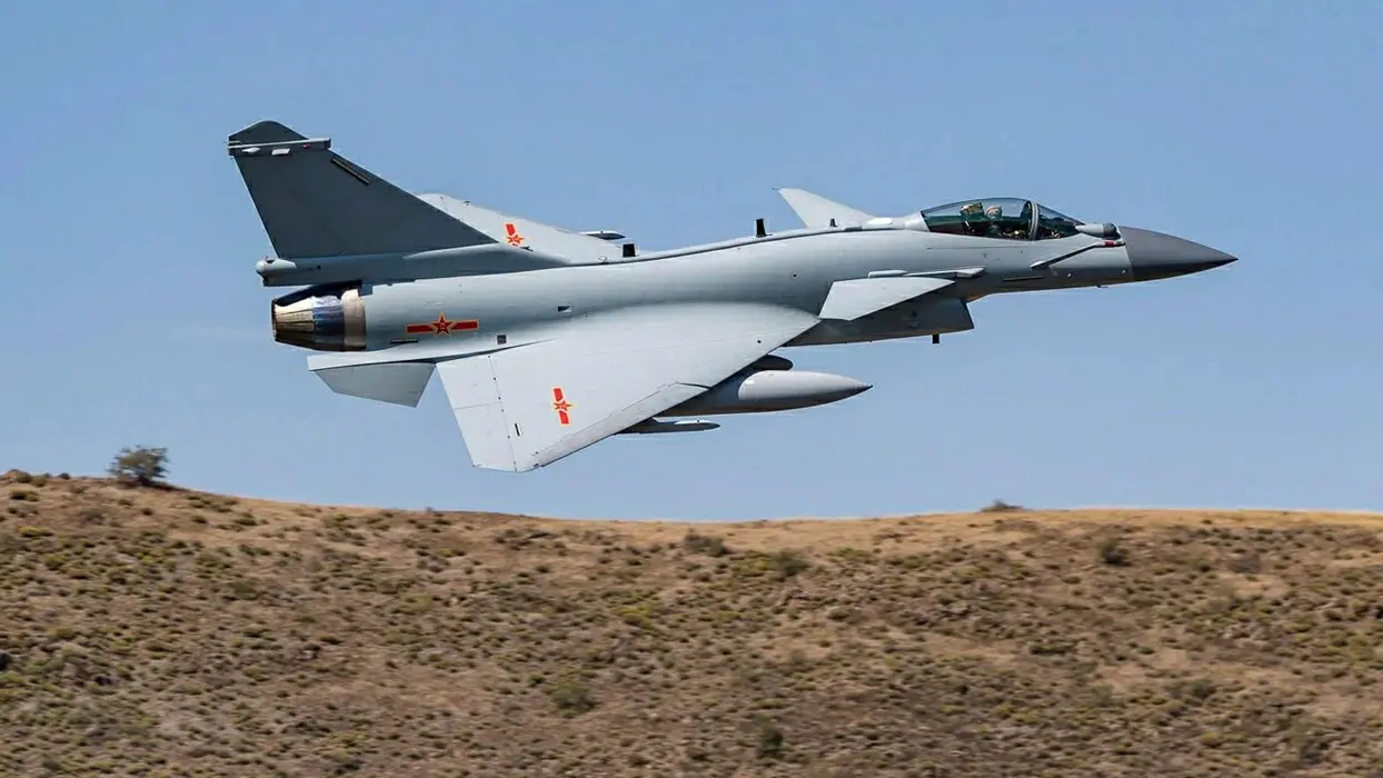 Pilotlar eğitime Çin'e gitti! 25 adet J-10 savaş uçağı paketi geliyor