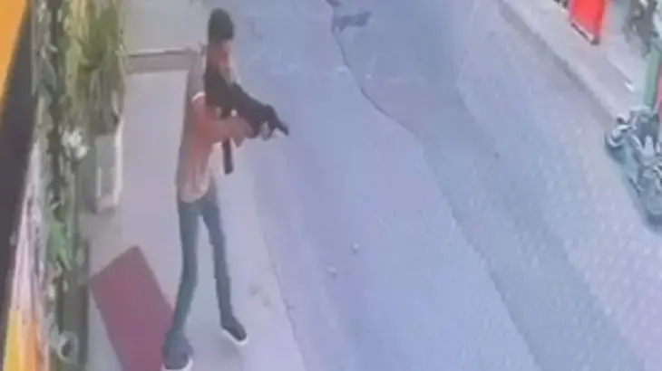 Bodrum'da pompalı tüfekle rastgele ateş açtı; o anlar kamerada