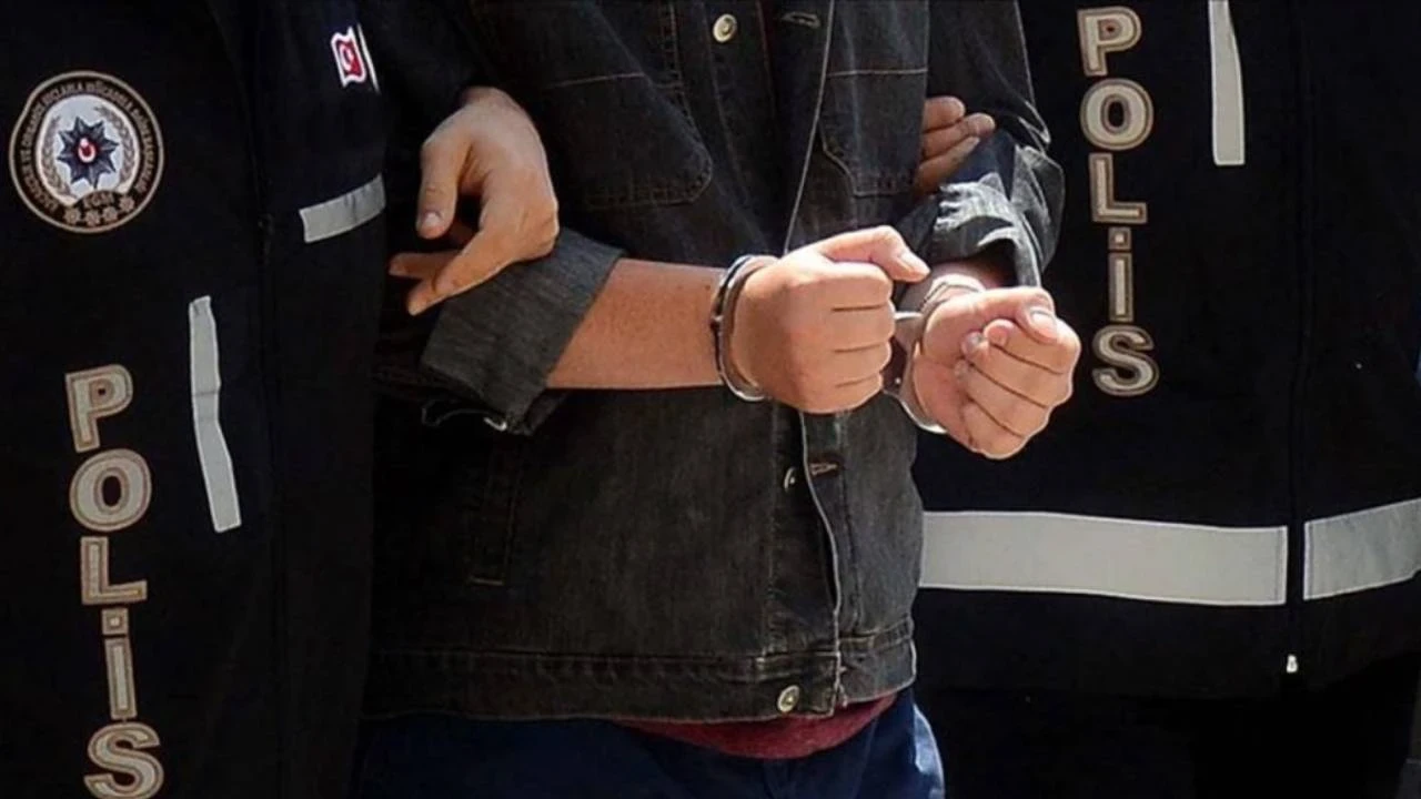 Mersin’de zehir tacirlerine operasyon: Kıskıvrak yakalandılar