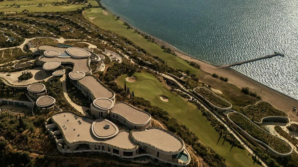 Costa Navarino'da sürdürülebilir otel mimarisi