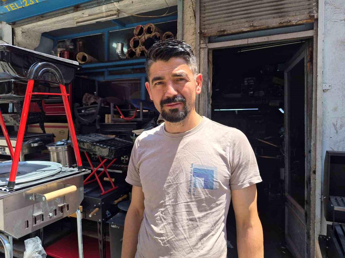 30 yıldır soba, mangal ve barbekü üretimi yapıyor