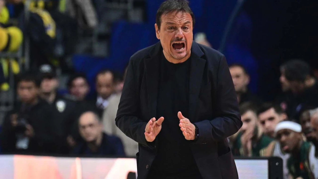 Ergin Ataman, Olympiakos taraftarına ateş püskürdü! Türkiye'ye yönelik tezahüratlara sert tepki