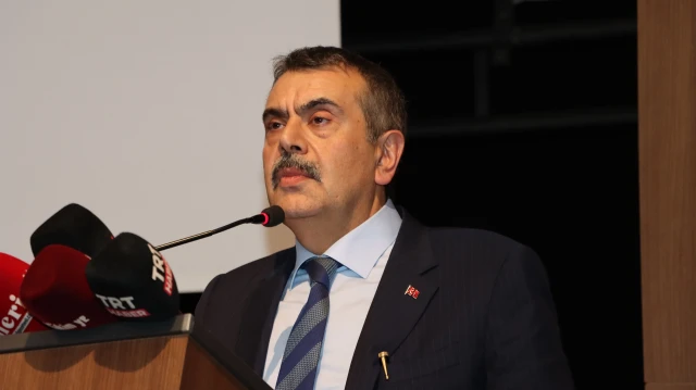 Bakan Tekin'den İmamoğlu ile Özel'e 'Yeşilçam' göndermesi: Kendisini Tosun Paşa zannetti