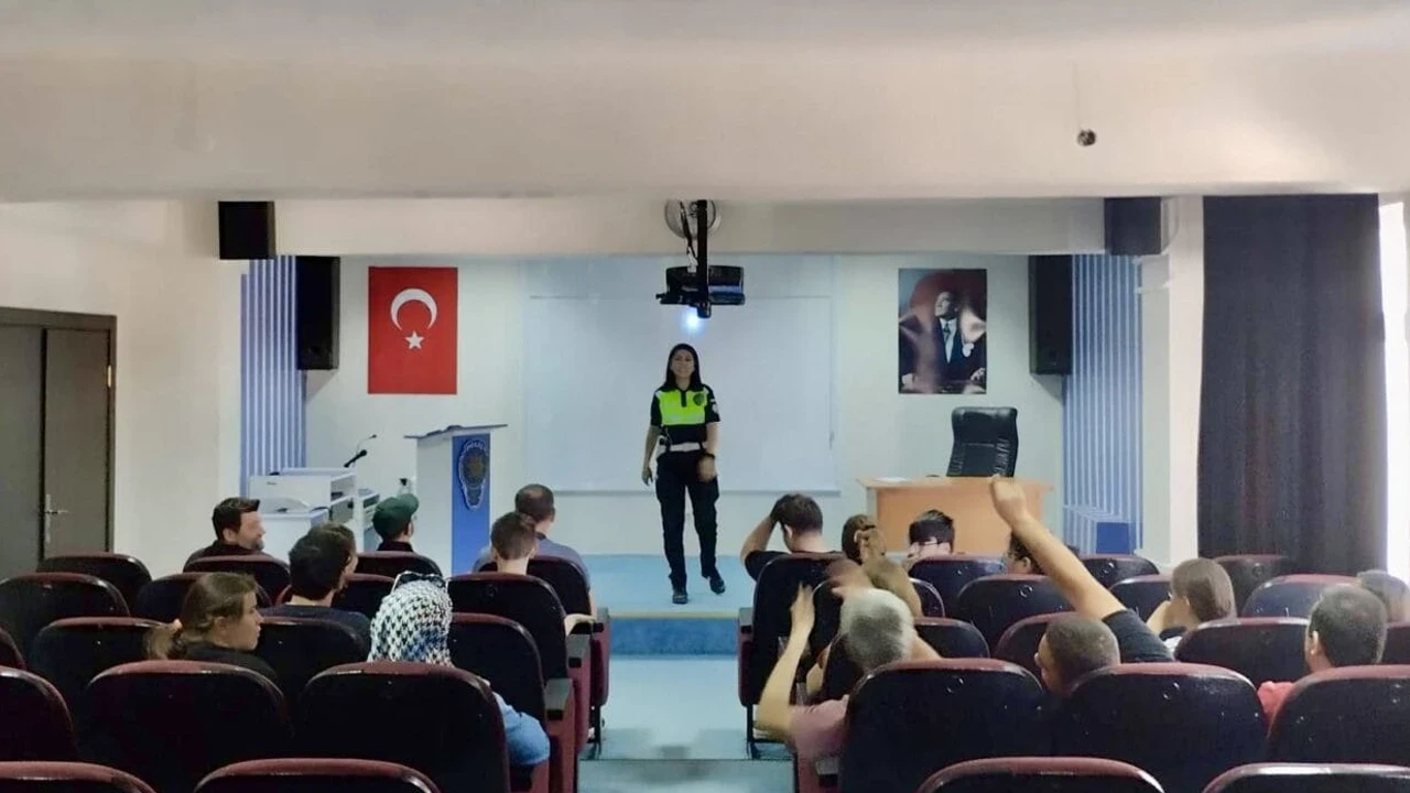 Engelli bireylere trafik kuralları anlatıldı