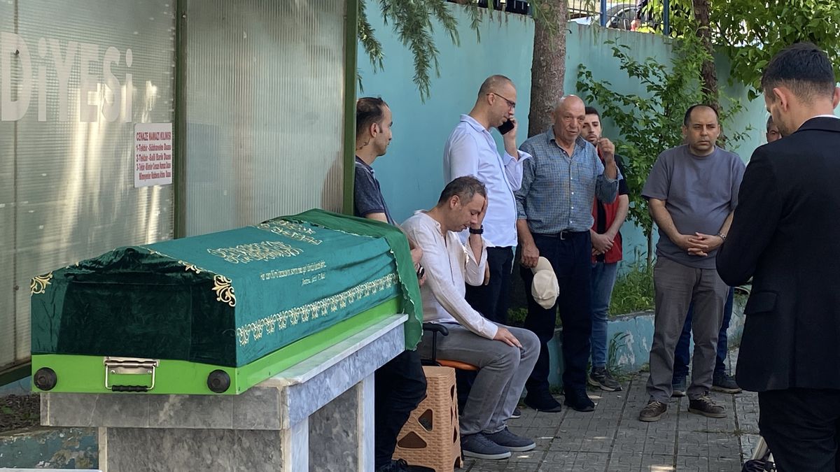 Samsun'da 5. kattan düşen bebek son yolculuğuna uğurlandı