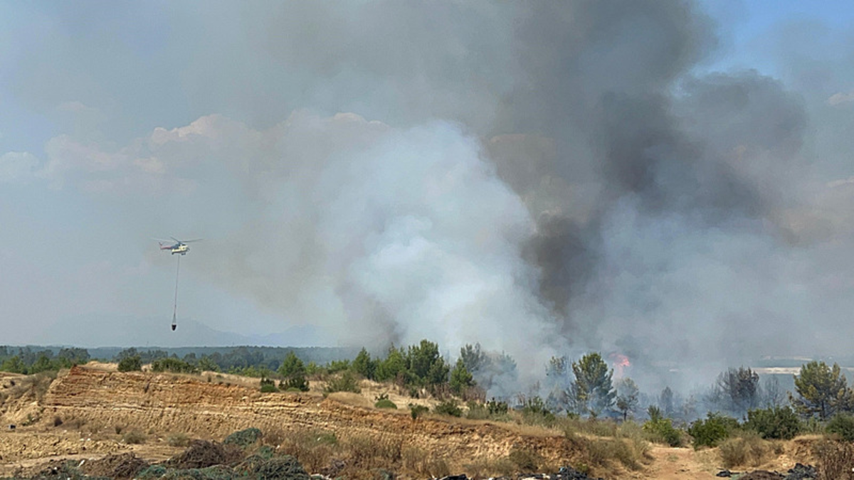 Antalya'da korkutan orman yangını! Havadan ve karadan müdahale ediliyor