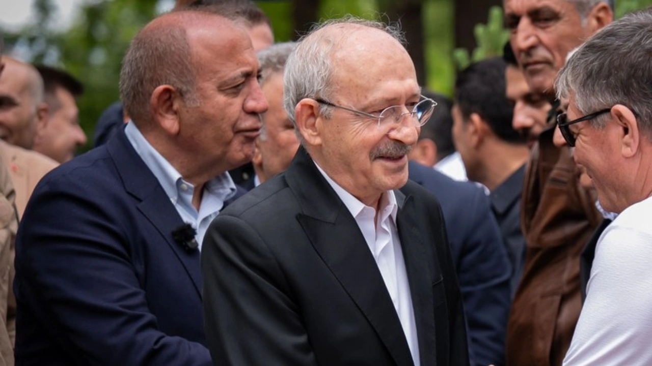 Kılıçdaroğlu ve ekibi "Kurultay'a gideceğiz" deyip gitmemenin yolunu böyle bulmuş: Hukukçular açıkladı