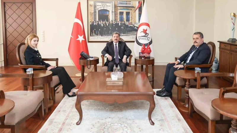 Sosyal medyanın konuştuğu "Barbie Kaymakam" yeni görevine uğurlandı