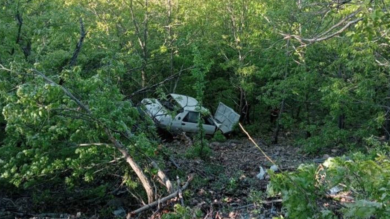 Tokat'ta uçuruma yuvarlanan aracın sürücüsü hayatını kaybetti