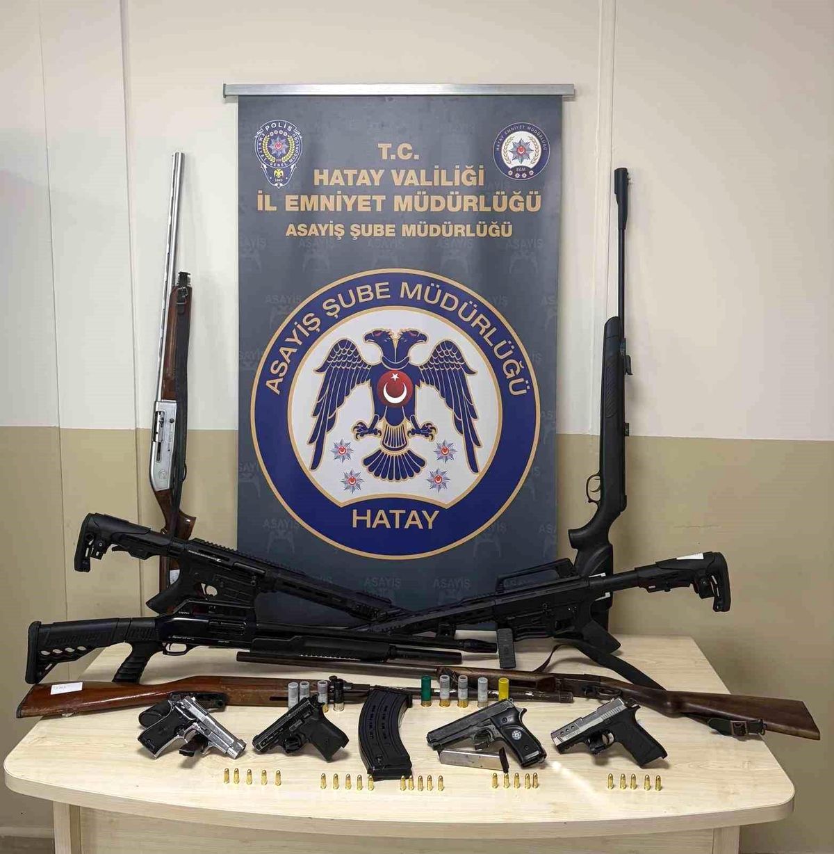 Hatay'da ruhsatsız silah operasyonu: 14 şüpheli yakalandı