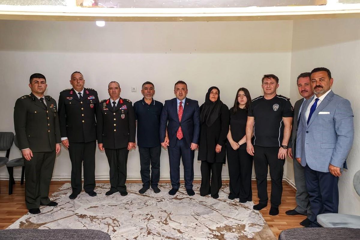 15 Temmuz'da şehit ailesine anlamlı ziyaret