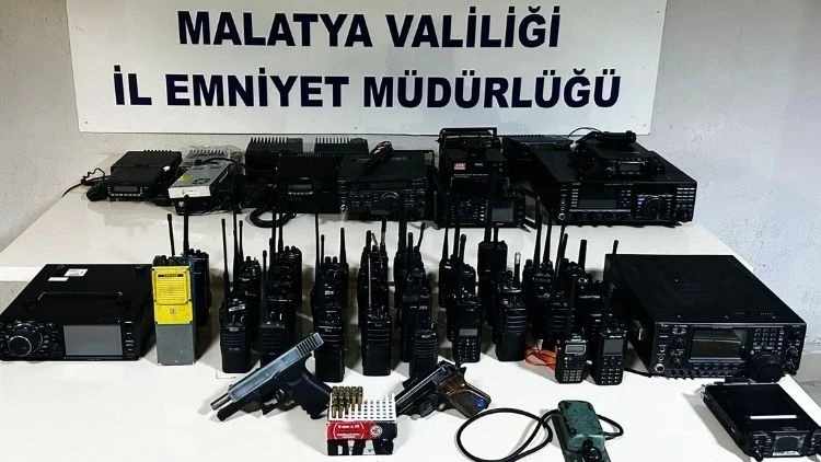 Emniyetin frekanslarını dinledikleri iddiasıyla 6 kişi yakalandı
