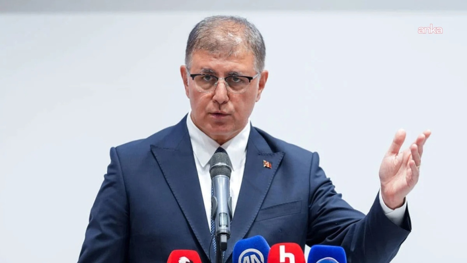 İzmir Büyükşehir Belediye Başkanı Cemil Tugay CHP'den istifa etti