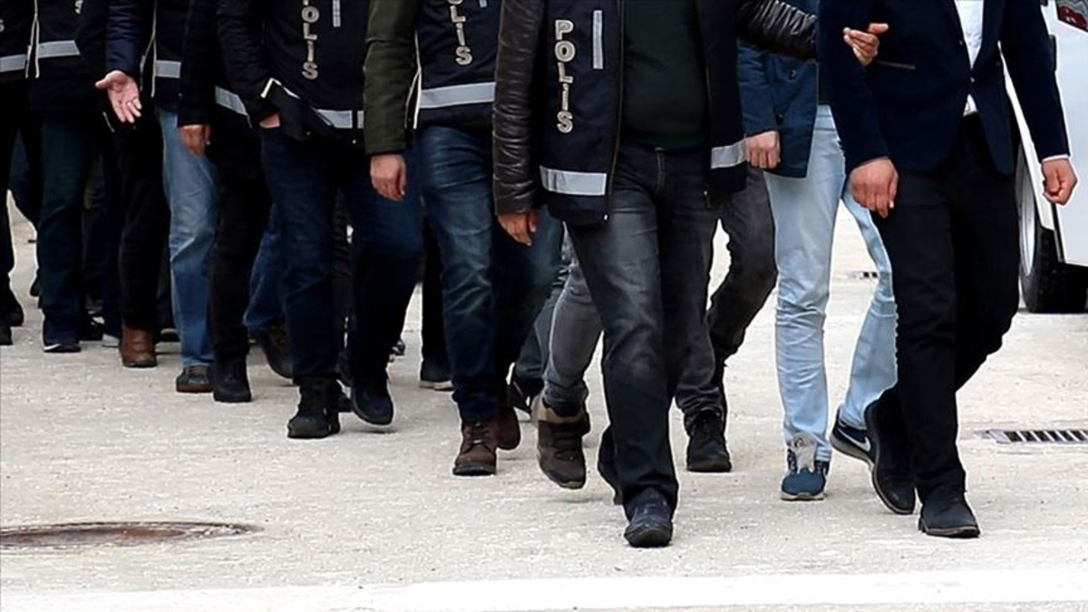 İzmir Seferihisar Belediyesi'ne rüşvet operasyonu! Belediye Başkanı Pehlivan gözaltında