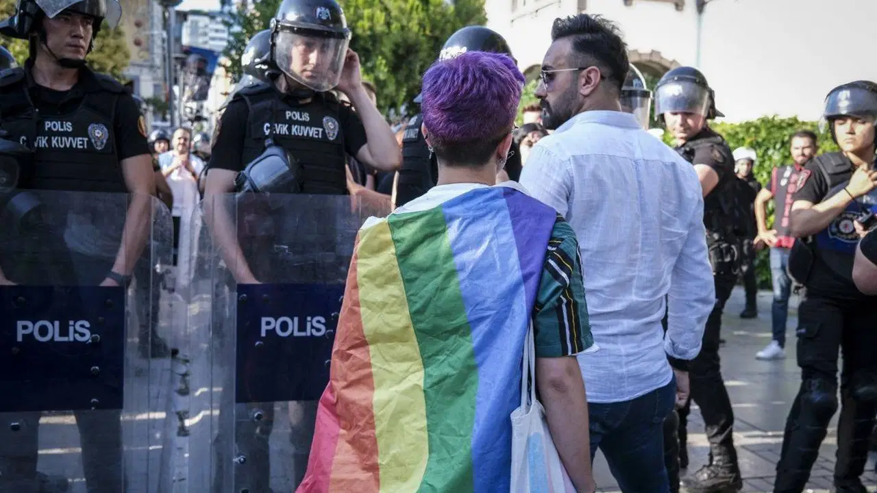 Valilik, Kaymakamlık ve Emniyet'ten Onur Yürüyüşü yasağı: Taksim ve İstiklal bariyerlerle kapatılacak