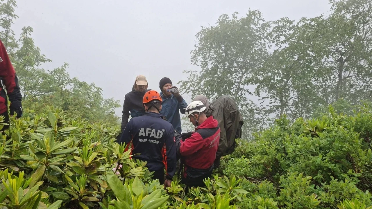 Rize'de kaybolan 3 Rus turist 10 saatlik çalışmayla bulundu