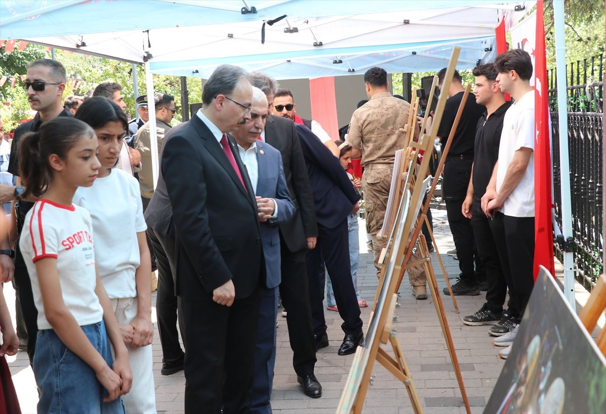 Siirt'te "15 Temmuz Demokrasi ve Milli Birlik Günü Anma Çadırı" ziyarete açıldı