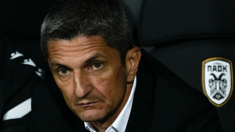 PAOK teknik direktör Razvan Lucescu ile yollarını ayırdı