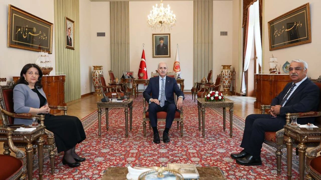 Sürecin ilk yasası hangi aşamalarla çıkacak? İmralı Heyeti üyesi Sancar'dan kritik değerlendirmeler