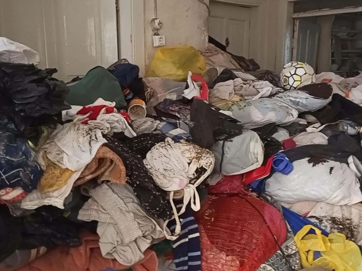 Evden 6 kamyon çöp çıktı: Daha önce de 6 kere temizlenmiş