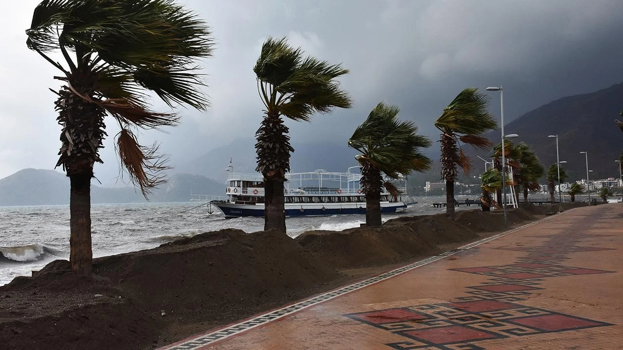Meteoroloji'den kuvvetli yağış ve rüzgar uyarısı! Yurtta hava nasıl olacak? İşte tahminler...