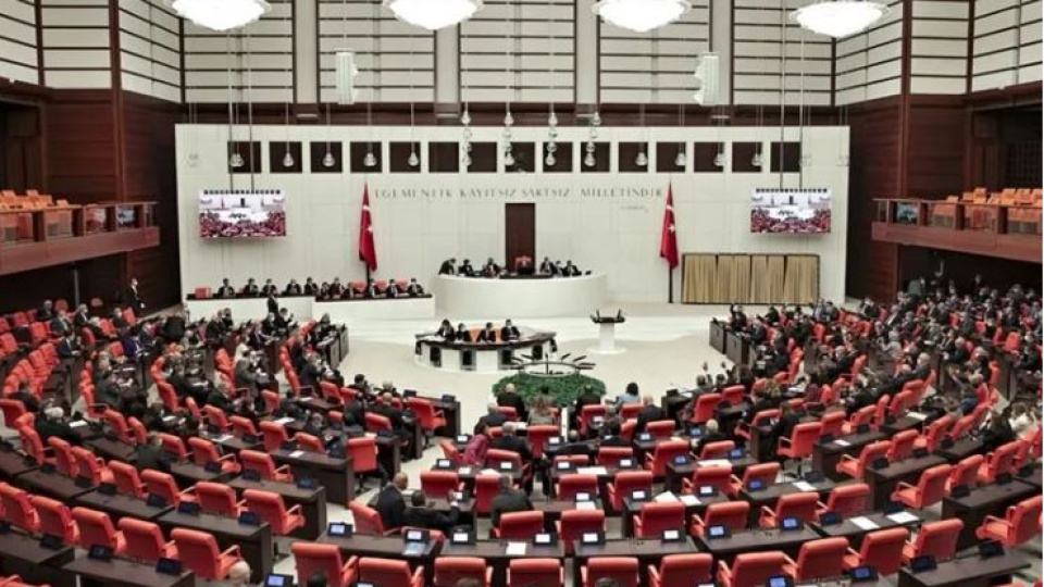 Özlem Zengin, öğrenci affı teklifini bugün Meclis’e sunacak, açıklama yapılacak