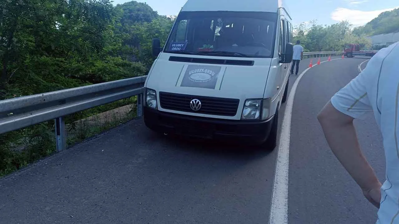Ordu'da dolmuş şoföründen kahramanlık! Kalp krizi geçirirken yolcuların canını kurtardı!