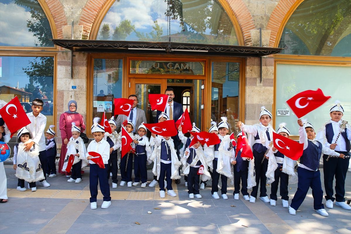 Uşak'ta toplu sünnet töreni yapıldı