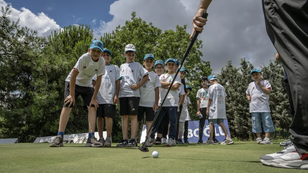 TÜGVA Yaz Okulu'nda öğrenciler golf deneyimi yaşadı